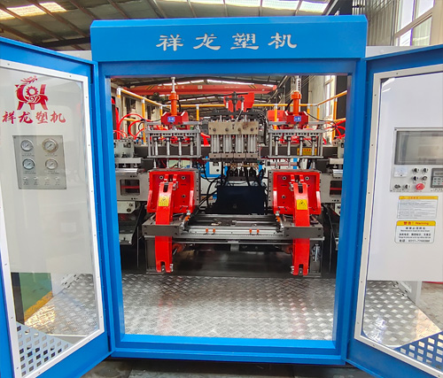 全自動一出四吹瓶機